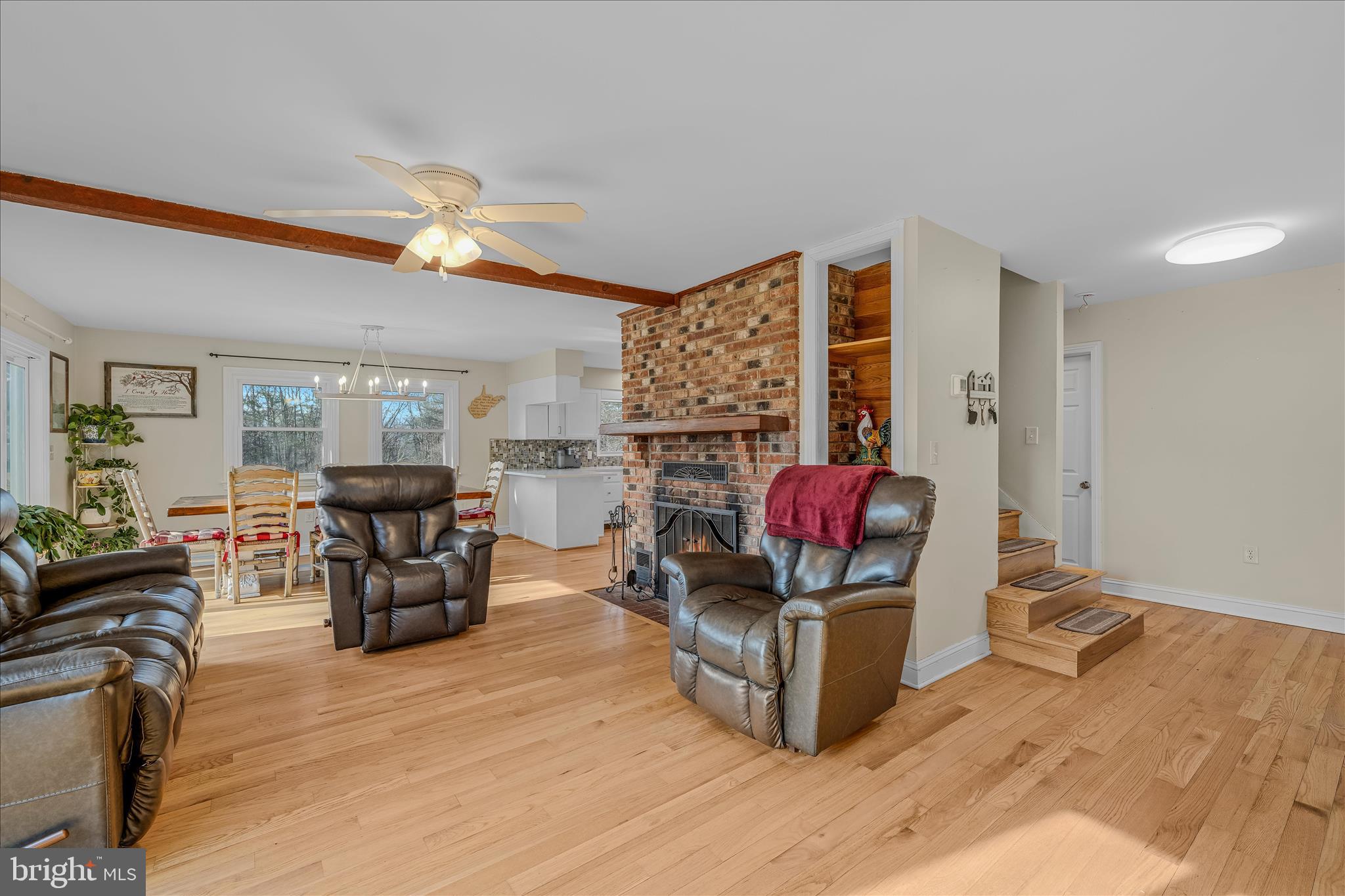 654 Soper Lane Berkeley Springs, WV 25411 - Photo 63 of 146 Living Room