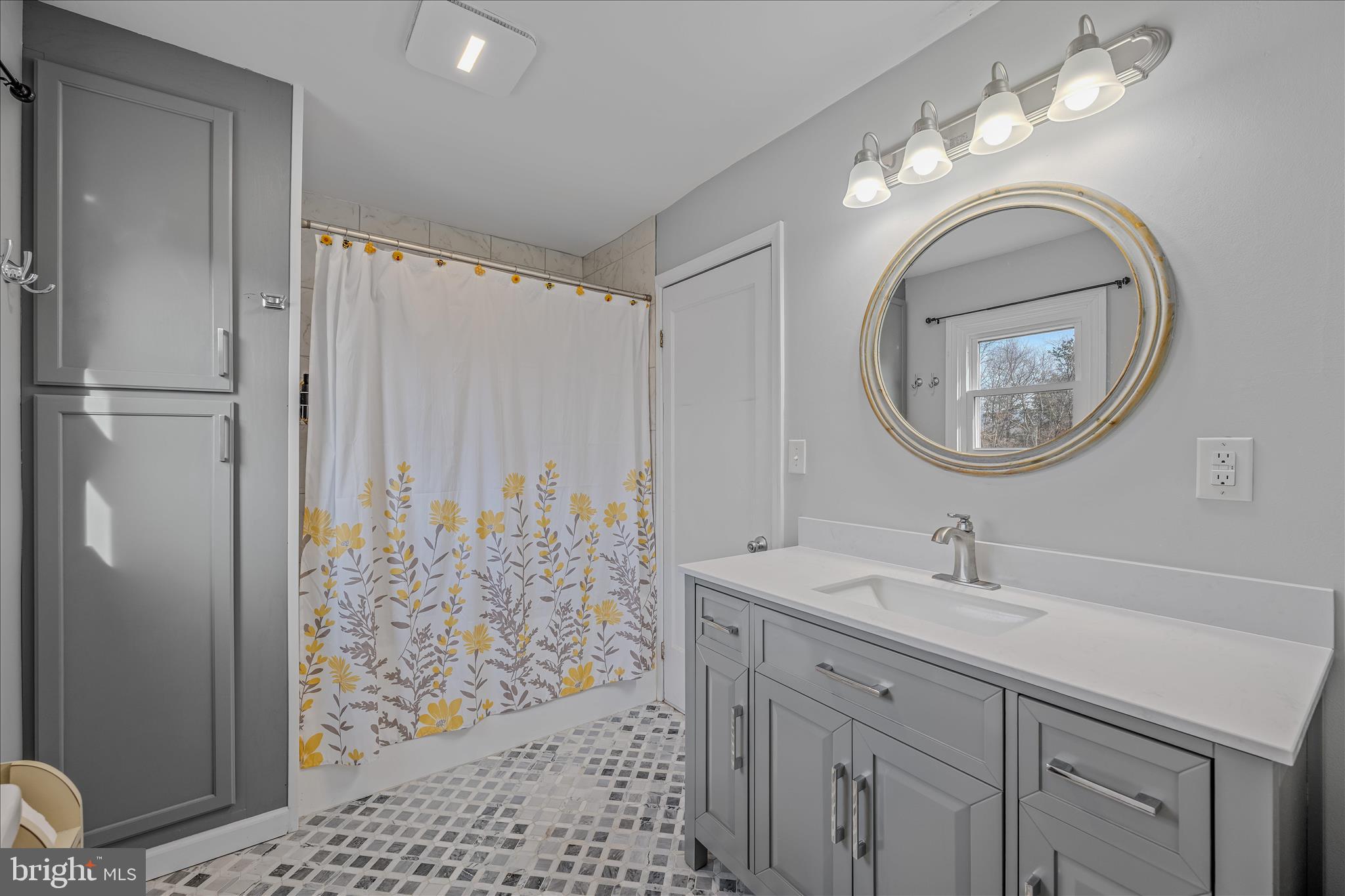 654 Soper Lane Berkeley Springs, WV 25411 - Photo 83 of 146 Upstairs Bathroom