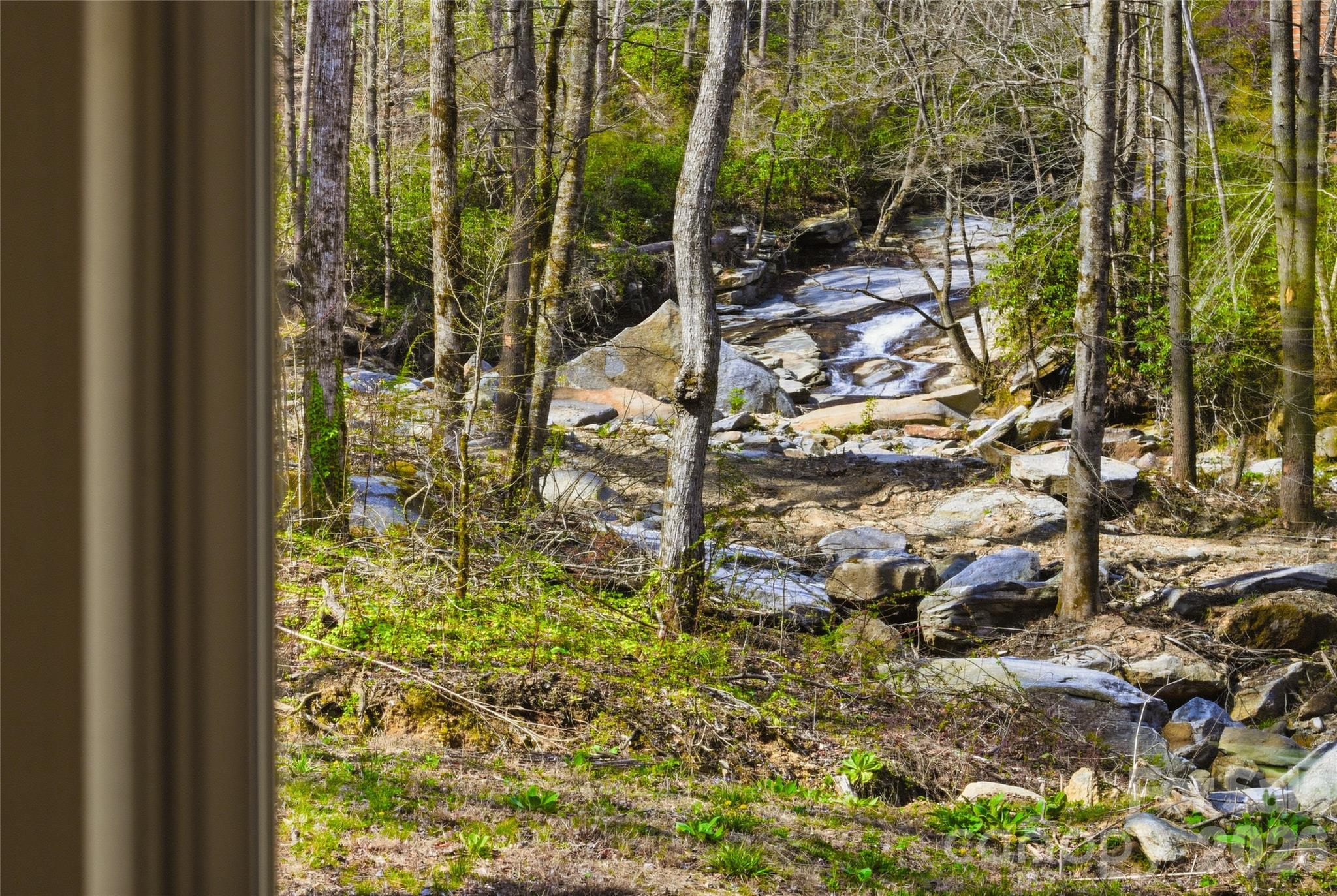 45 Alan Retreat Road Hendersonville, NC 28792 - Photo 3 of 37