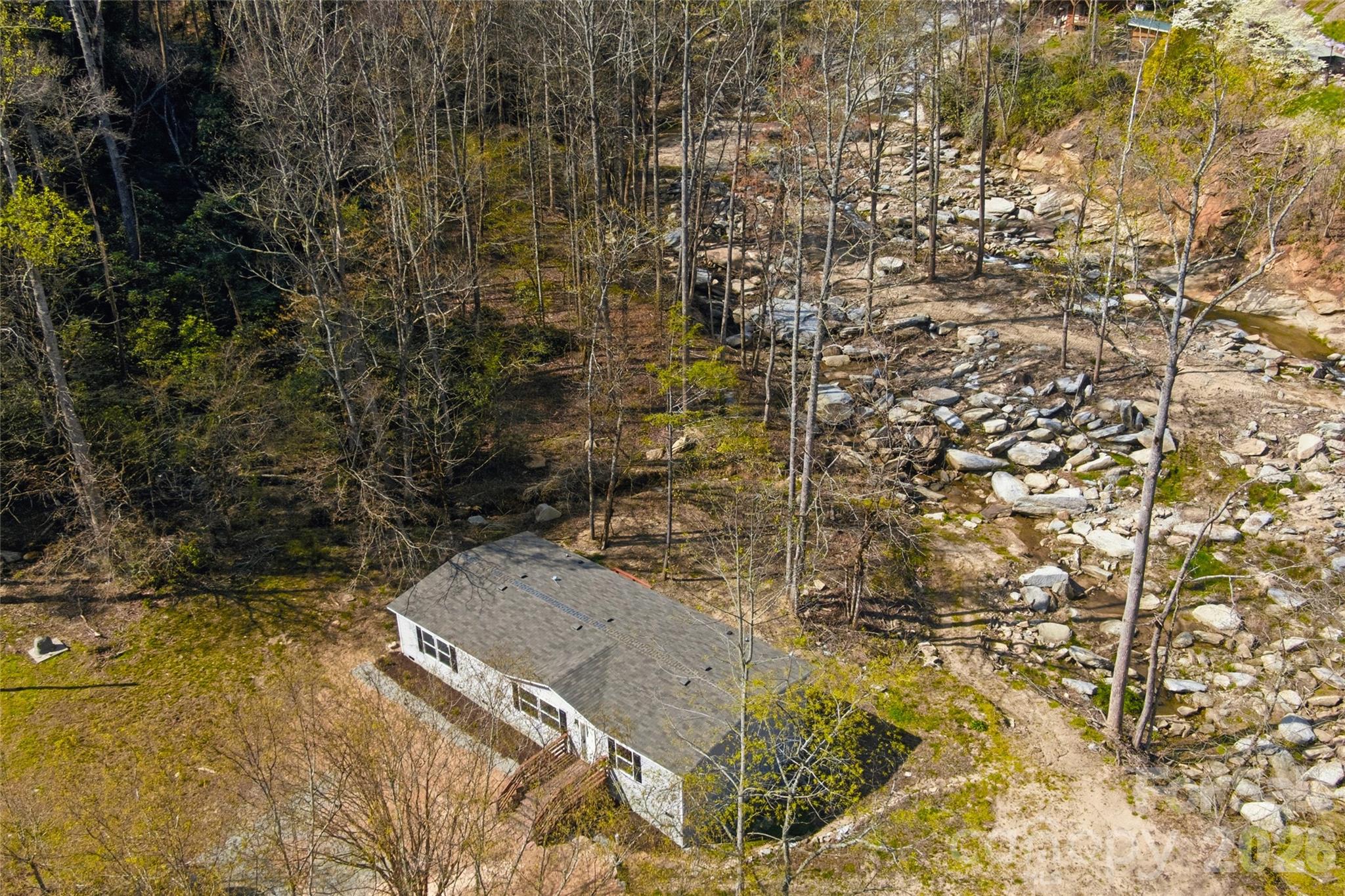 45 Alan Retreat Road Hendersonville, NC 28792 - Photo 4 of 37