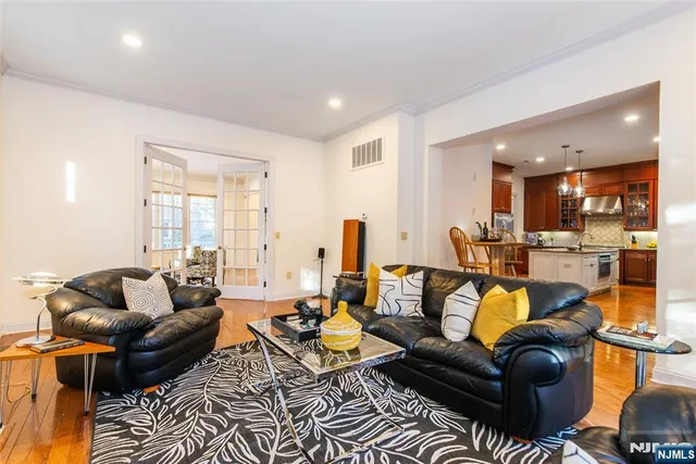 $1,850,000 | 3 Christopher Court, Montclair, NJ 07042