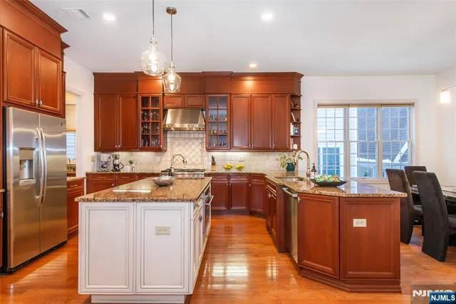 $1,850,000 | 3 Christopher Court, Montclair, NJ 07042