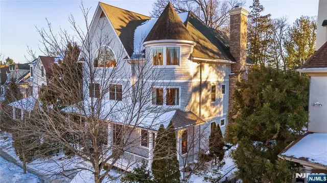 $1,850,000 | 3 Christopher Court, Montclair, NJ 07042