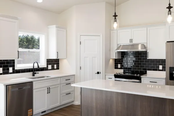 $489,900 | 270 Southern Drive, Holmen, WI 54636