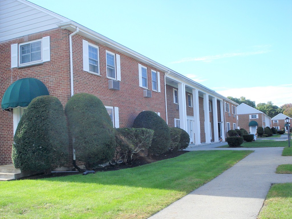 100 Emerson Gardens Road, Unit 100 Lexington, MA 02420 - Photo 13 of 17 Gallery Image 13