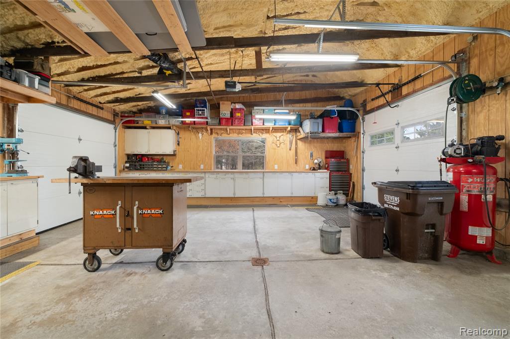 2428 Hubbard Road Monroe, MI 48161 - Photo 38 of 62