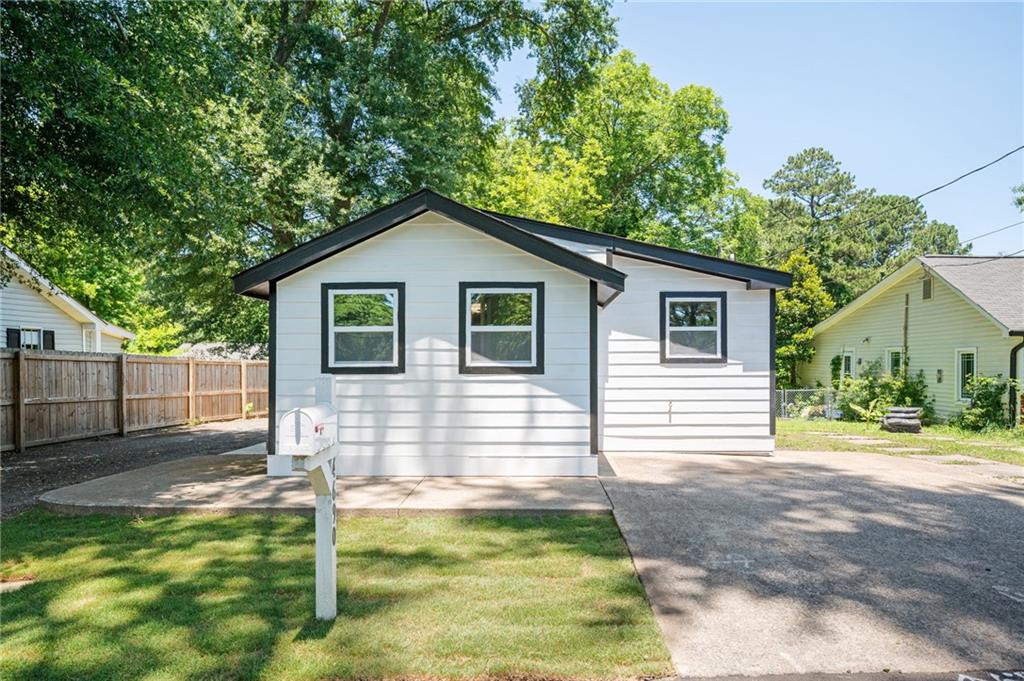 4690 Fowler Street Acworth, GA 30101 - Photo 2 of 22