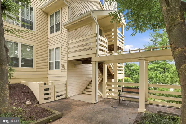 $400,000 | 6605 Jupiter Hills Circle, Unit J, Alexandria, VA 22312