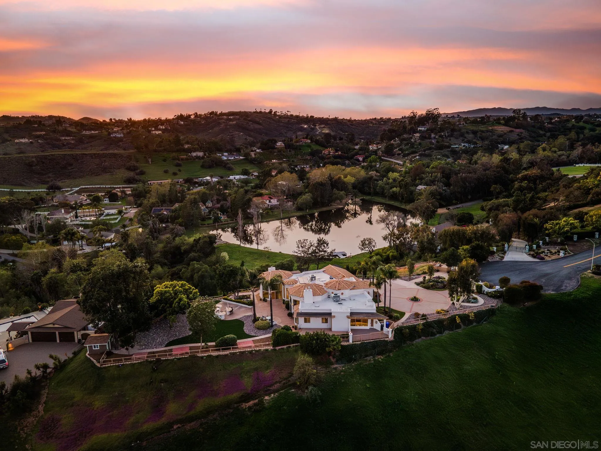 4489 Fallsbrae Road Fallbrook, CA 92028 - Photo 44 of 46 a view of a city