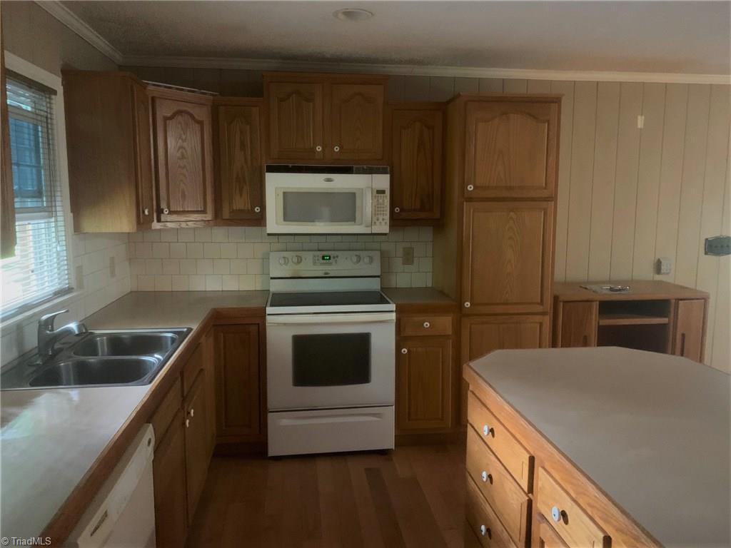 303 Owens Road Lexington, NC 27292 - Photo 4 of 19 Gallery Image 4