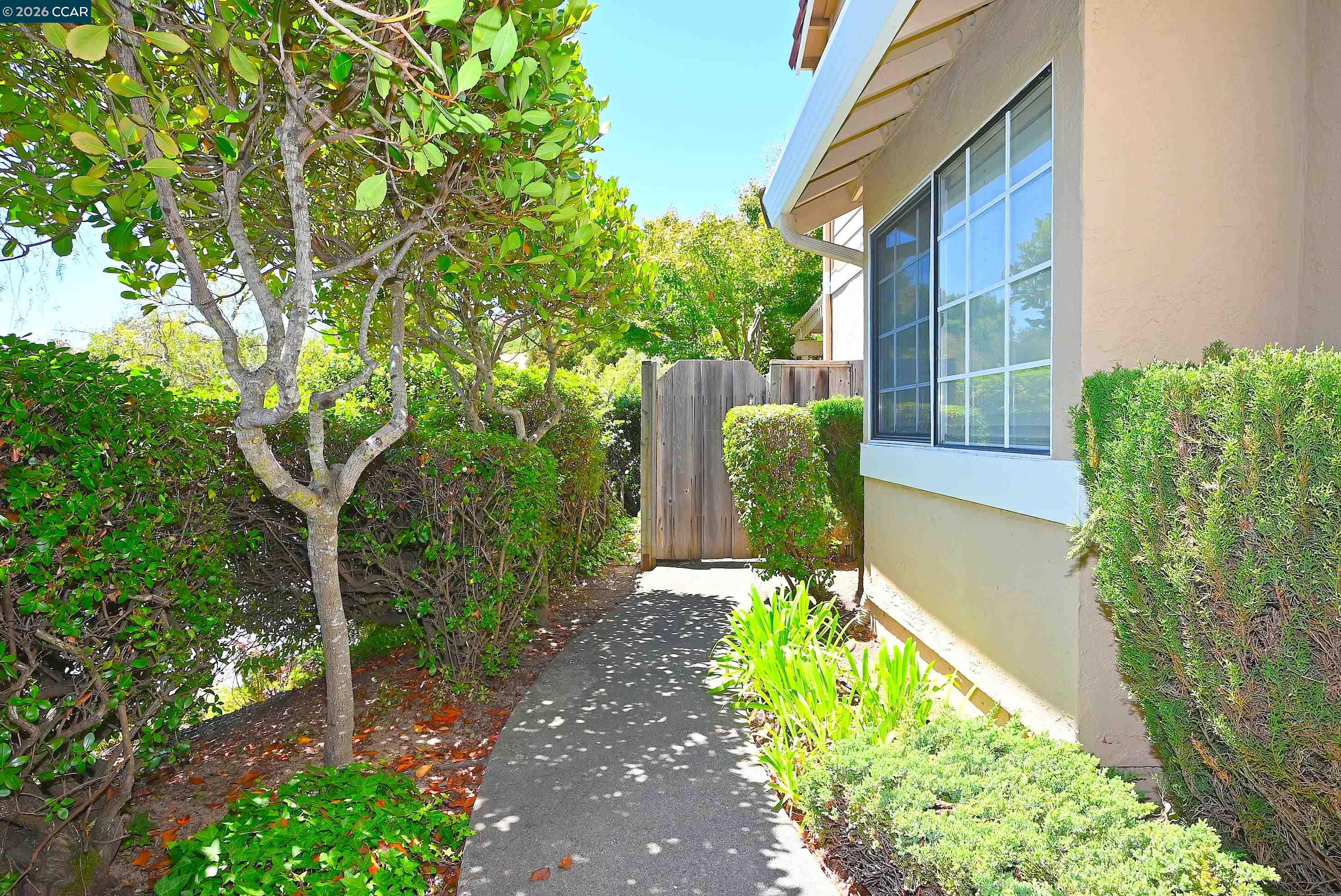 6670 Edgewood Way Castro Valley, CA 94552 - Photo 6 of 56