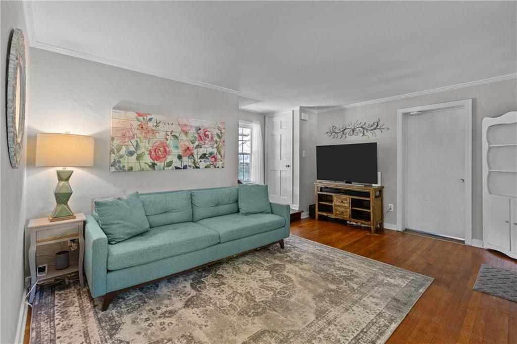 241 Soose Road Pittsburgh, PA 15209 - Photo 6 of 28 Gallery Image 6