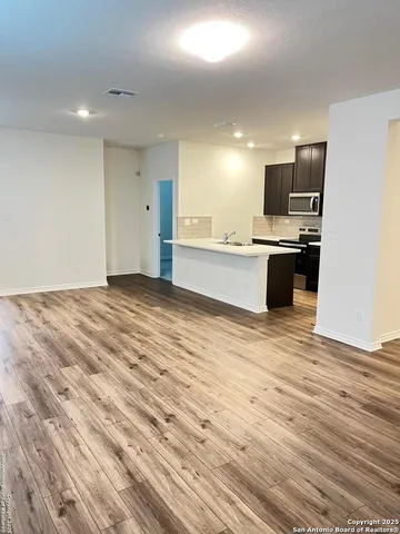 $1,700 | 11622 Black Rose, San Antonio, TX 78245