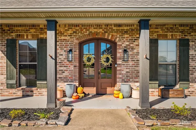 $379,500 | 221 Links Drive, Alexandria, LA 71303