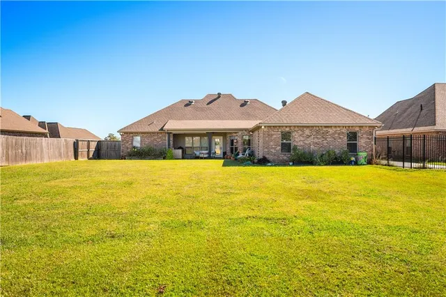 $379,500 | 221 Links Drive, Alexandria, LA 71303