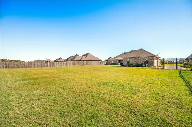 $379,500 | 221 Links Drive, Alexandria, LA 71303
