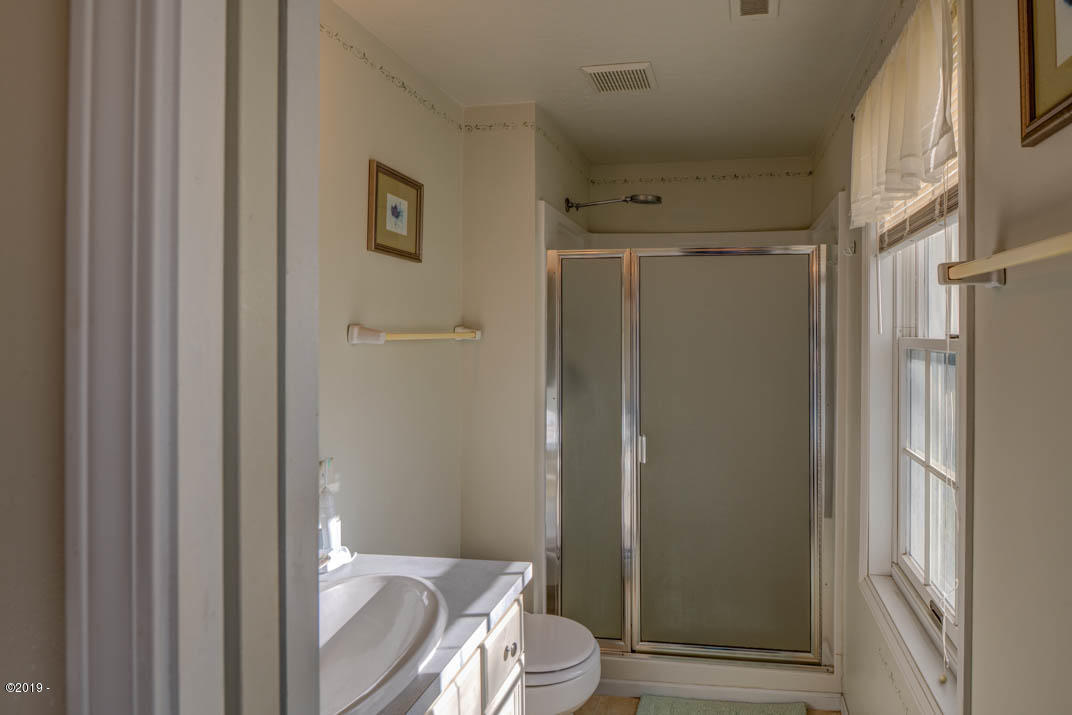 16 Fred Taylor Road Siletz, OR 97380 - Photo 24 of 34 Master bathroom.