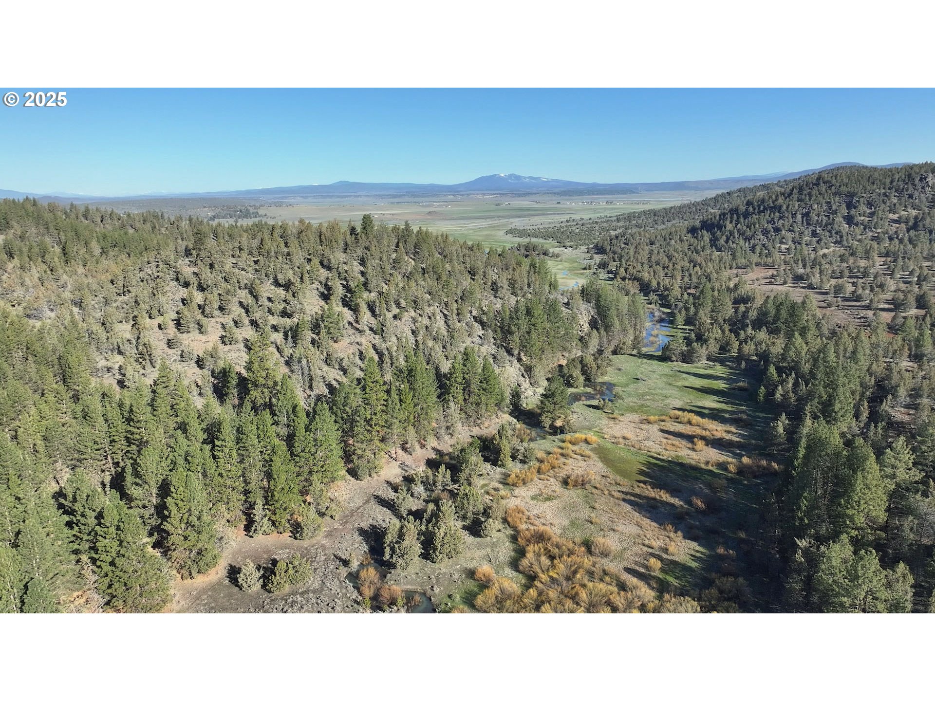 Yellow Jacket Spring Road, Unit L200 Beatty, OR 97621 - Photo 20 of 20 a picture of a room with a mountain
