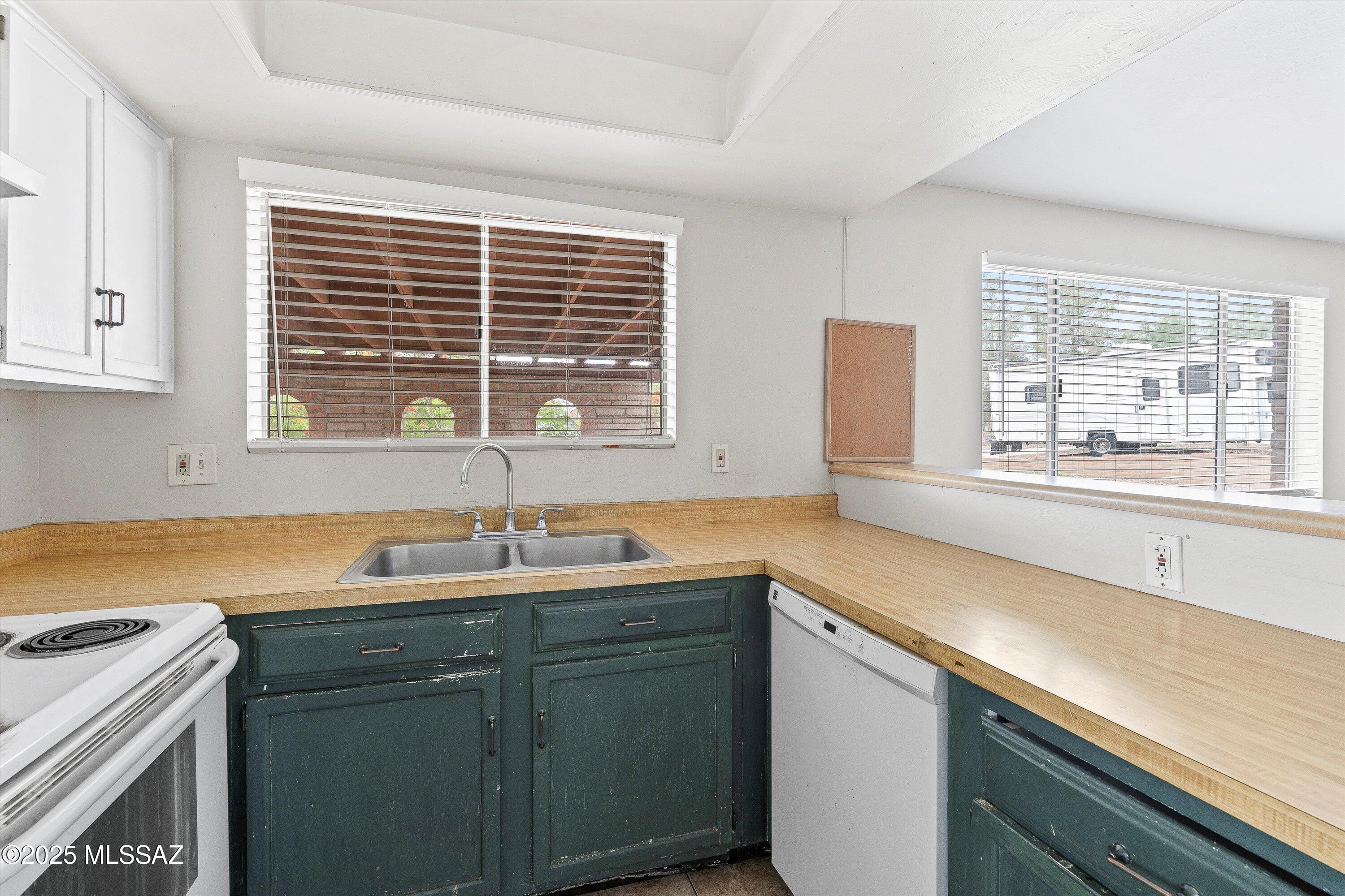 9436 East Stella Road Tucson, AZ 85730 - Photo 18 of 37 Gallery Image 18