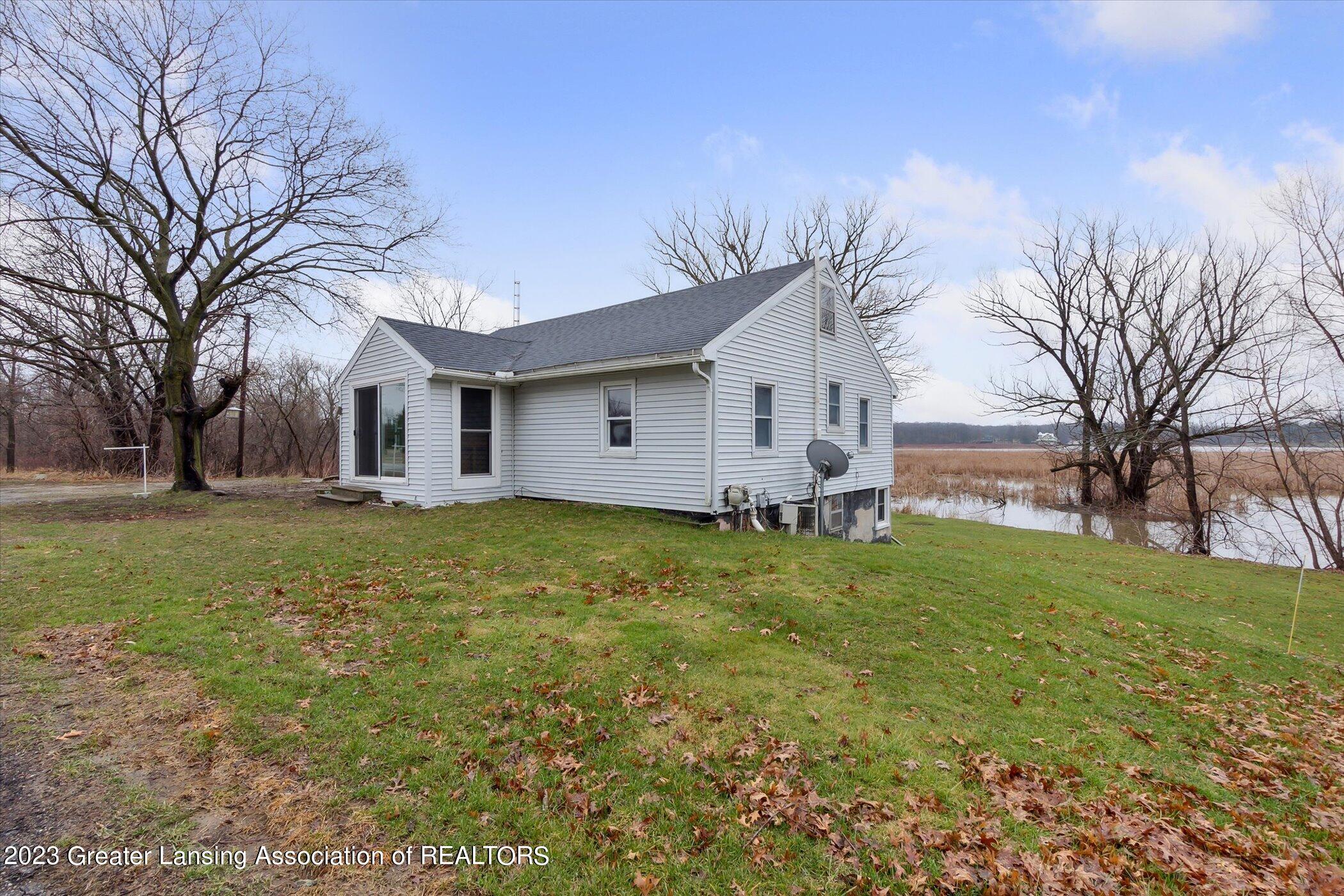 11301 Hankerd Road Pleasant Lake, MI 49272 - Photo 4 of 51 05-11301-Hankerd-Rd-Pleasant-Lake-MI-492