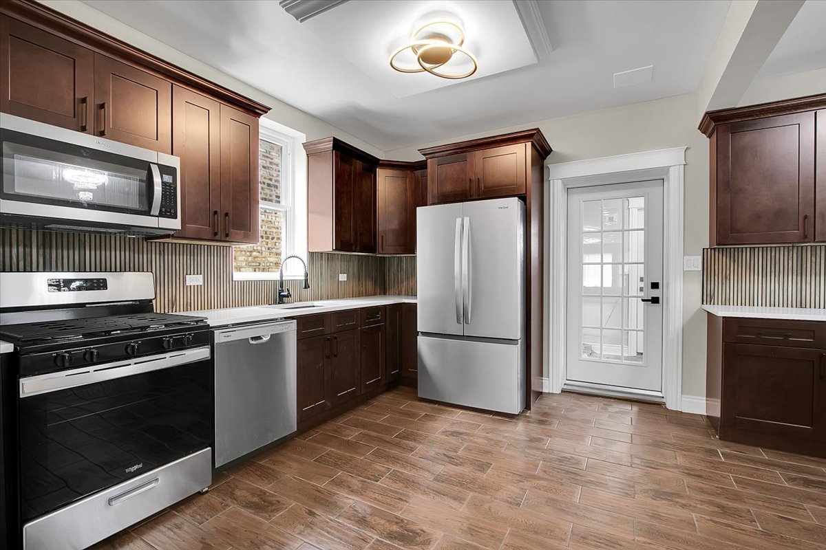 1244 West 96th Street Chicago, IL 60643 - Photo 11 of 38