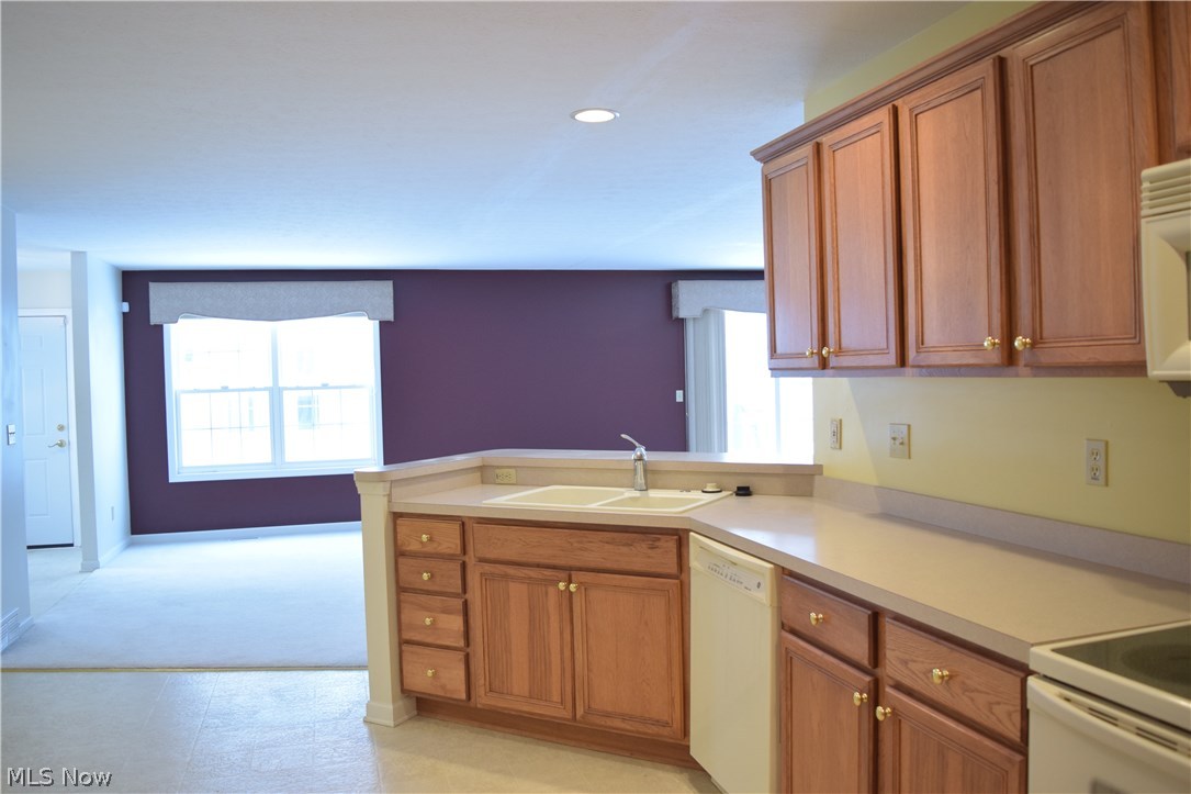 8330 West Ridgewood Drive, Unit 2A Cleveland, OH 44129 - Photo 14 of 25