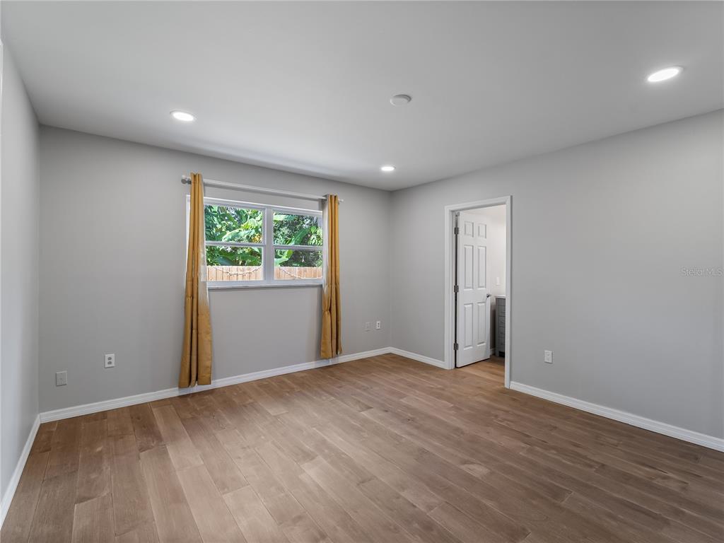 32 Bay Avenue Osprey, FL 34229 - Photo 15 of 48