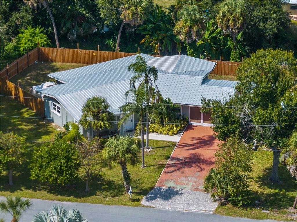 32 Bay Avenue Osprey, FL 34229 - Photo 2 of 48