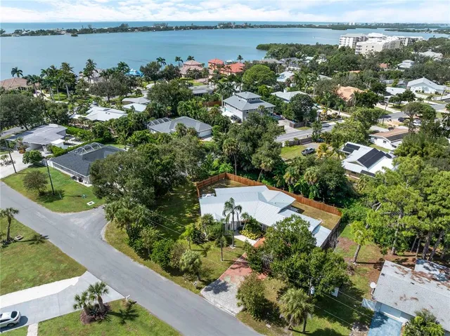 $479,000 | 32 Bay Avenue, Osprey, FL 34229