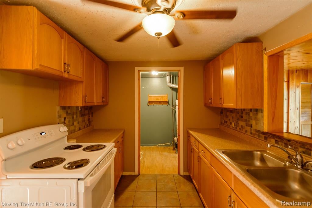 26247 Weigel Road New Boston, MI 48164 - Photo 9 of 30 Gallery Image 9