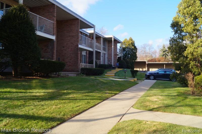4045 West Maple Road, Unit 203 Bloomfield Hills, MI 48301 - Photo 24 of 25 23.jpg