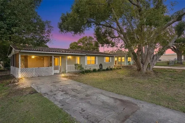 $299,500 | 902 South Galena Avenue, Minneola, FL 34715
