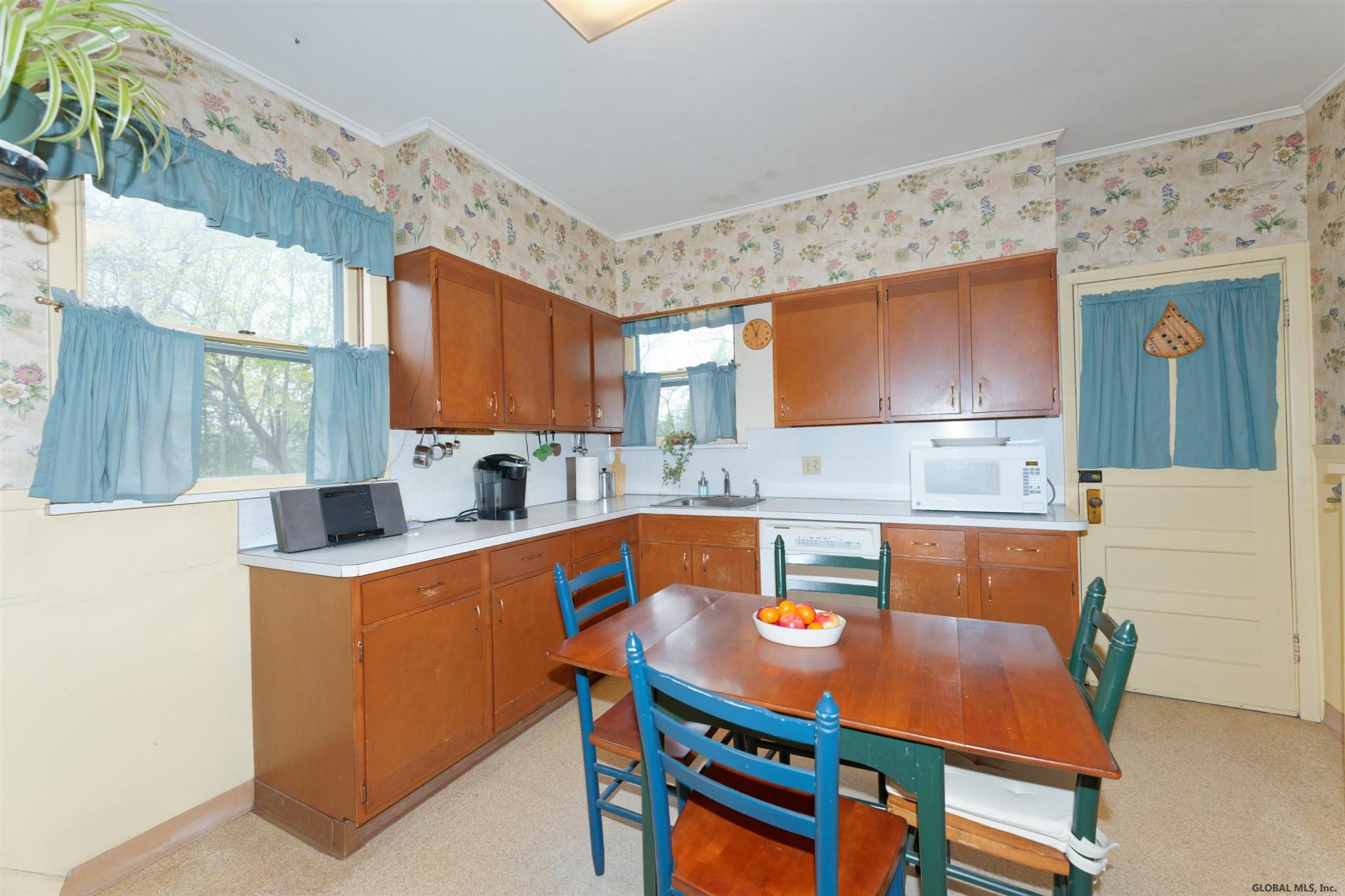 1541 Randolph Road Schenectady, NY 12308 - Photo 12 of 31 Photo 19