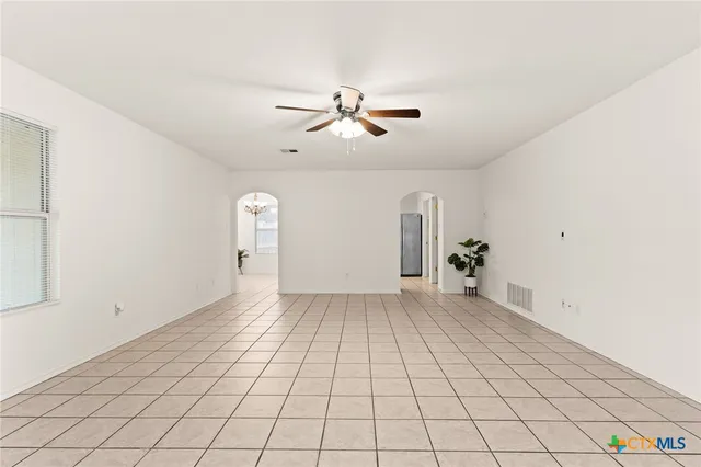 a view of empty room with window