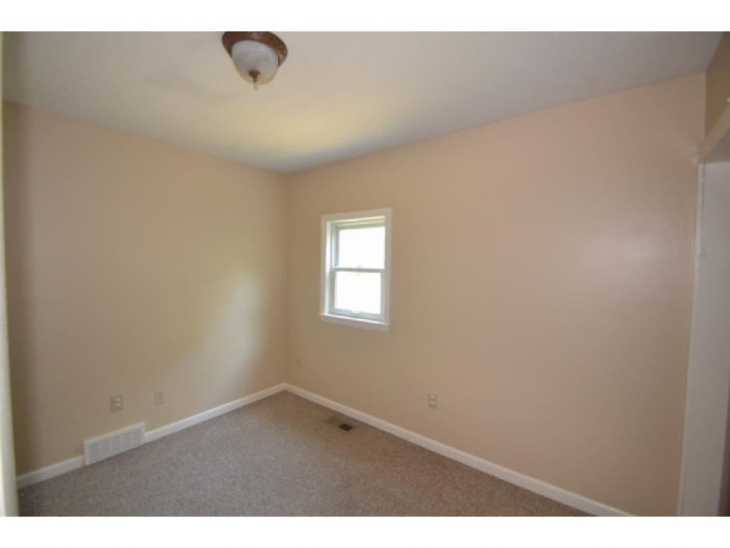 621 Corning Road Manchester, NH 03109 - Photo 13 of 27