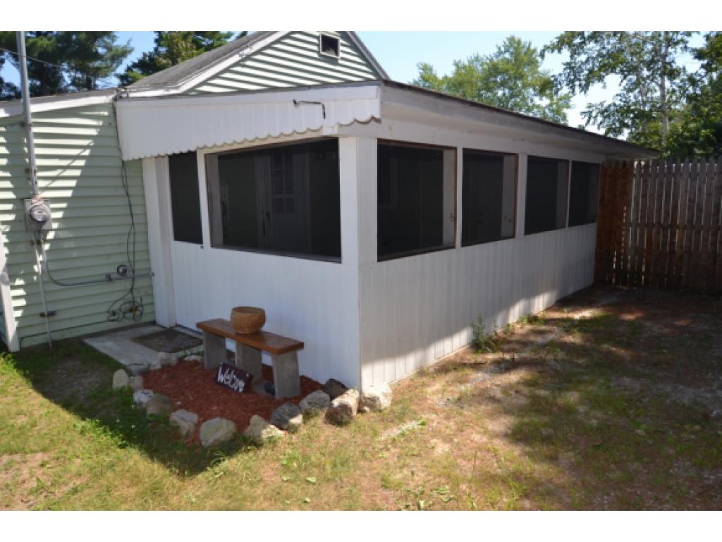 621 Corning Road Manchester, NH 03109 - Photo 3 of 27