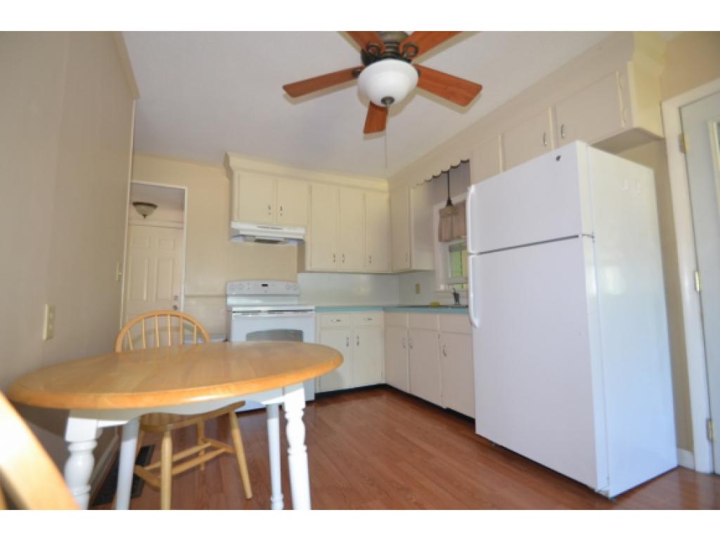 621 Corning Road Manchester, NH 03109 - Photo 7 of 27