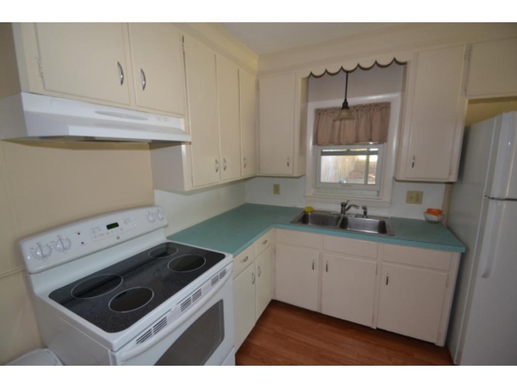 621 Corning Road Manchester, NH 03109 - Photo 8 of 27