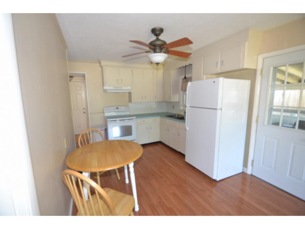 621 Corning Road Manchester, NH 03109 - Photo 9 of 27
