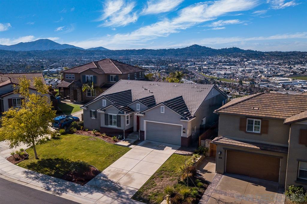 5174 Iris Street Santee, CA 92071 - Photo 4 of 25