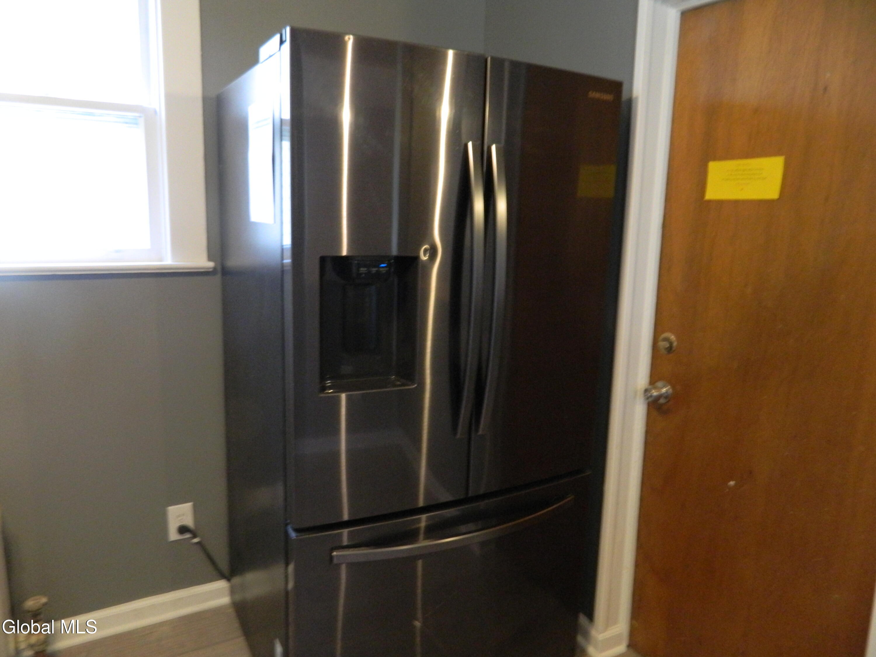 1355 Dewitt Street Schenectady, NY 12303 - Photo 33 of 88 Samusung® French Door with ice maker