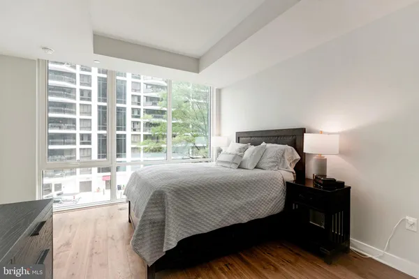 $899,000 | 1781 North Pierce Street, Unit 303, Arlington, VA 22209
