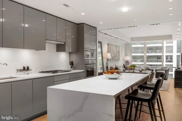 $899,000 | 1781 North Pierce Street, Unit 303, Arlington, VA 22209