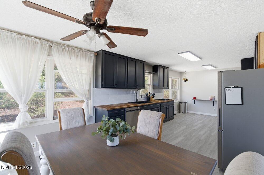 2255 Sutro Drive Reno, NV 89521 - Photo 12 of 32 kitchendining