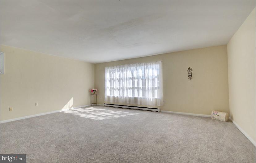 1265 Woodmere Road Pottstown, PA 19464 - Photo 17 of 31 Upper Level LR