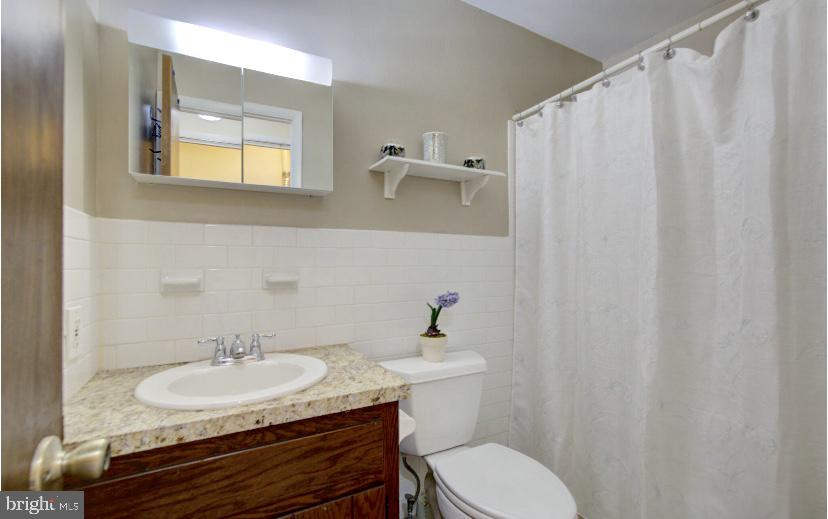 1265 Woodmere Road Pottstown, PA 19464 - Photo 22 of 31 Upper Level Hall Bath