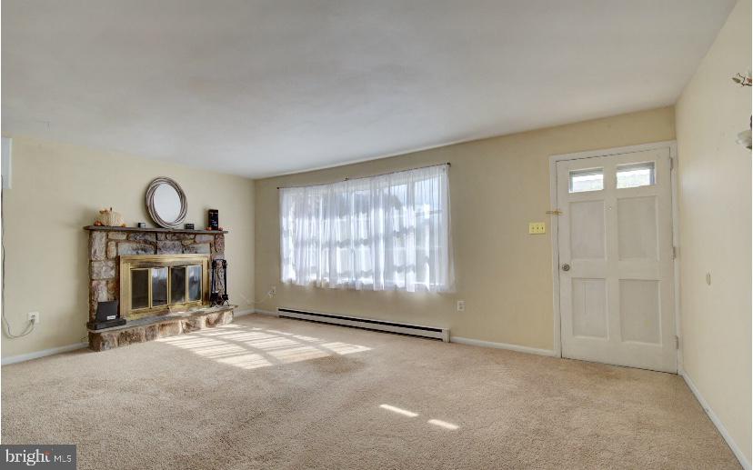 1265 Woodmere Road Pottstown, PA 19464 - Photo 4 of 31 Main Level LR