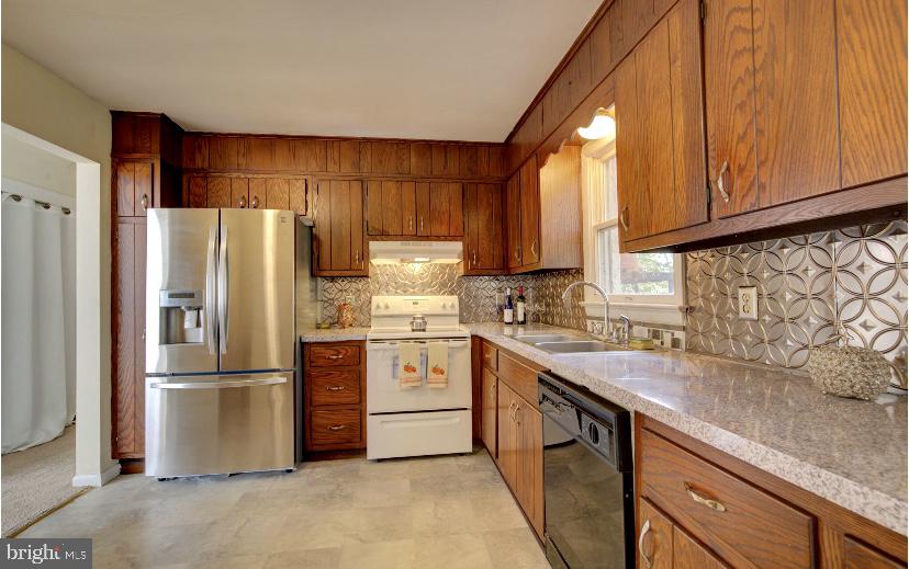 1265 Woodmere Road Pottstown, PA 19464 - Photo 8 of 31 Mail Level Kit