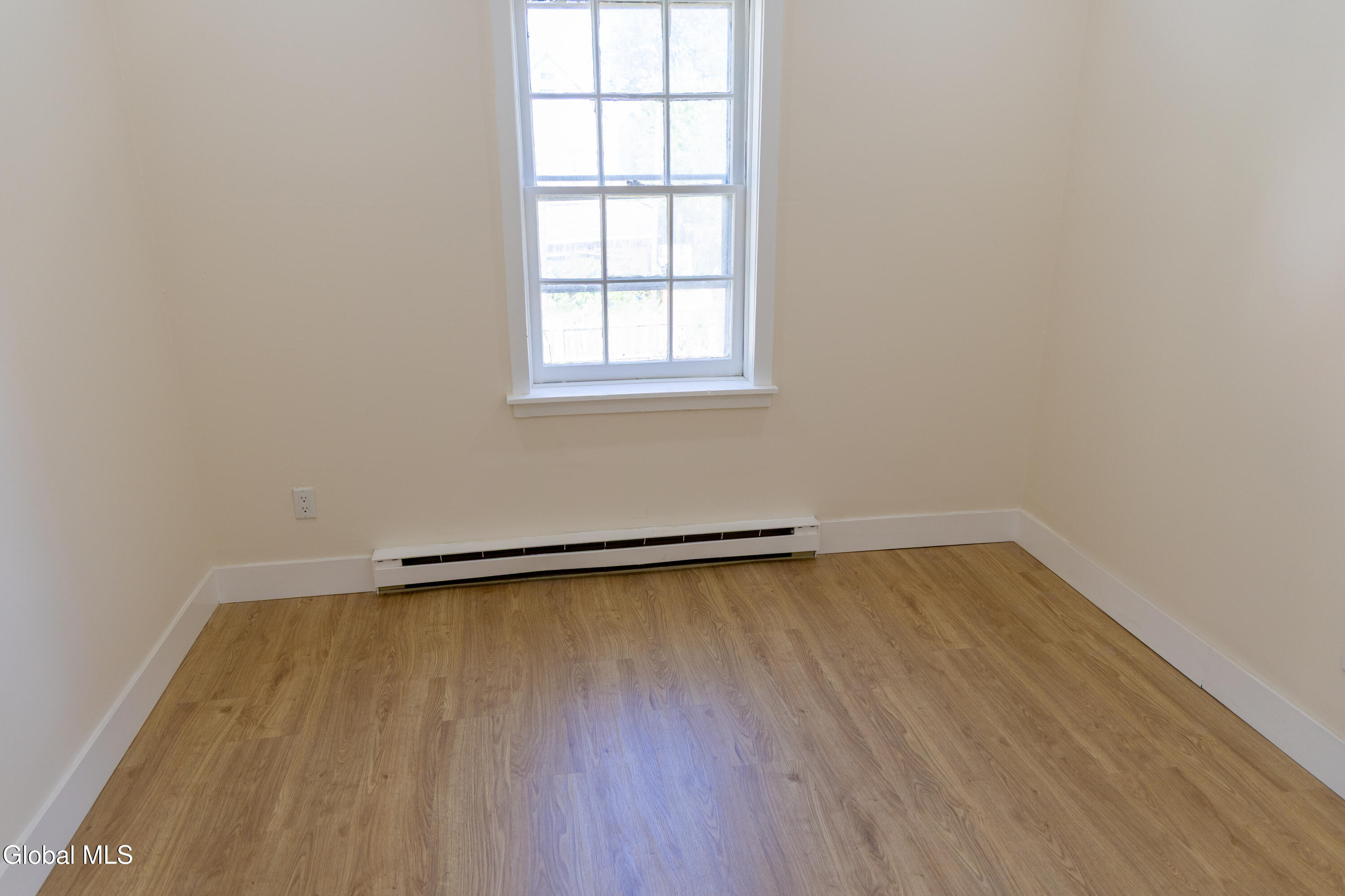 11 Jefferson Street, Unit 2B Schenectady, NY 12305 - Photo 9 of 15 2B-16