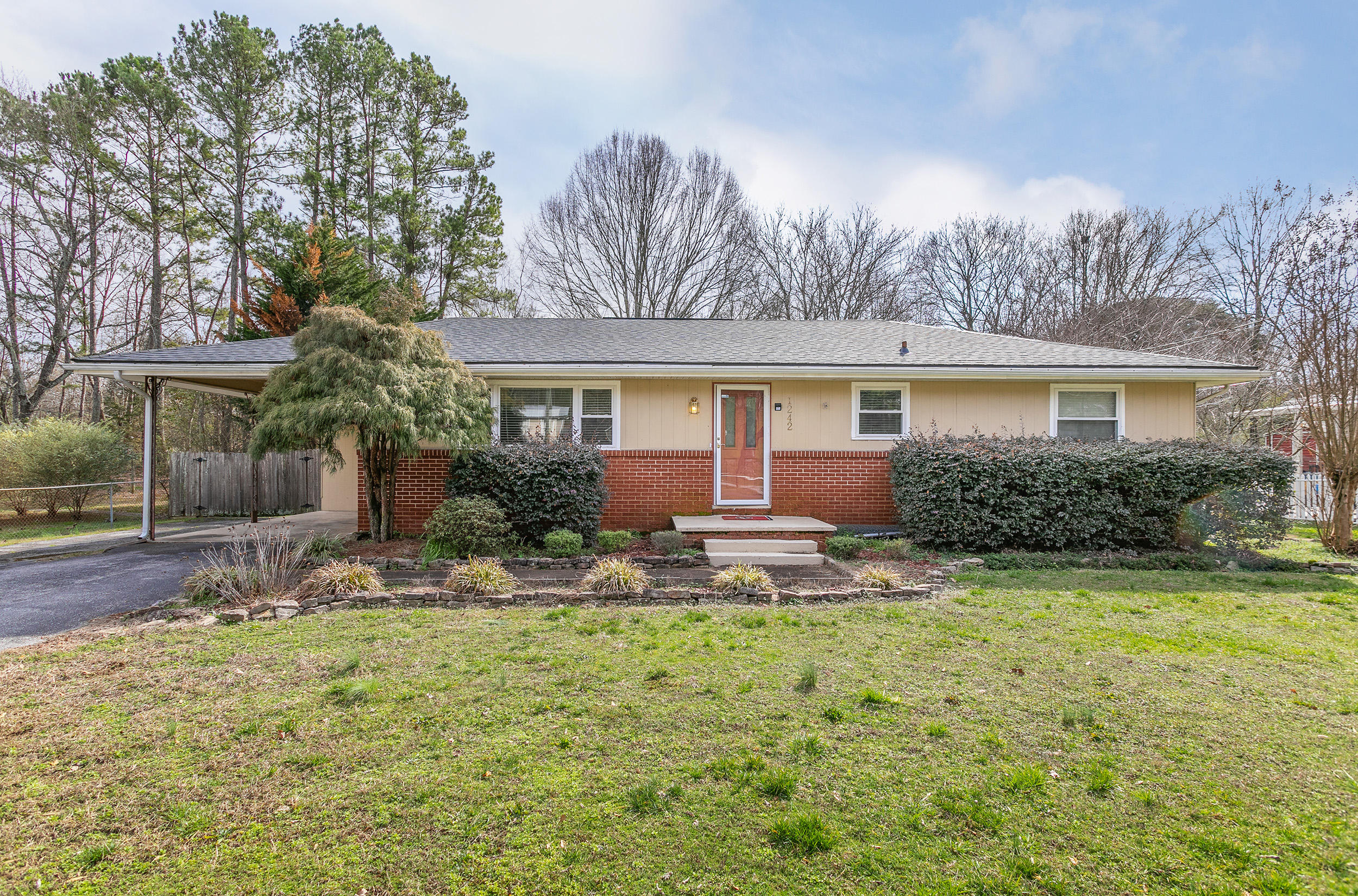 1242 Gadd Road Hixson, TN 37343 - Photo 1 of 13 1242 Gadd Rd._Front 1_by 161 Photography